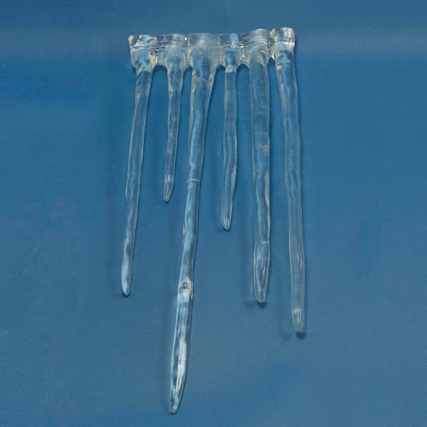 Icicles large, 6 between 19 & 40 cm in length Icicles large, 6 between 19 & 40 cm in length