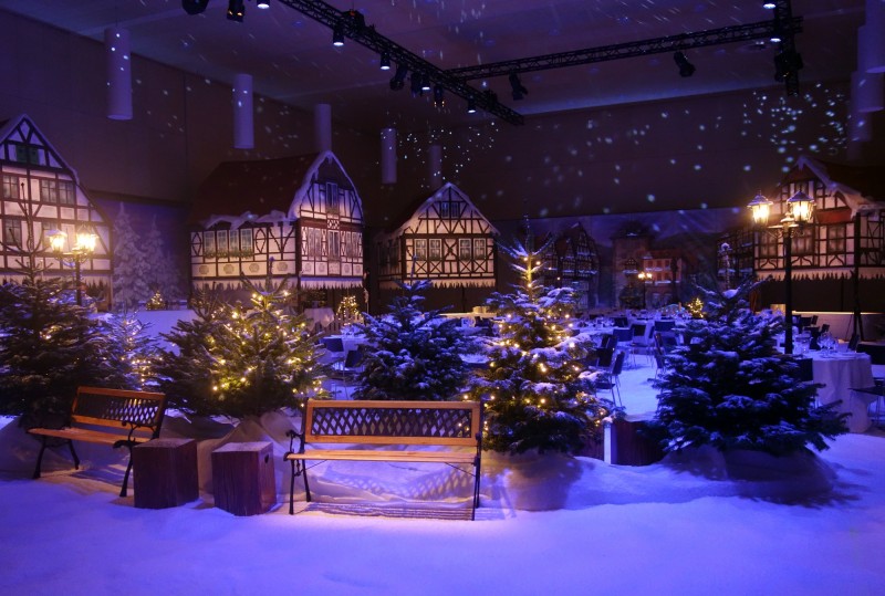 Winter Wonderland Christmas Decoration With Fake Snow
